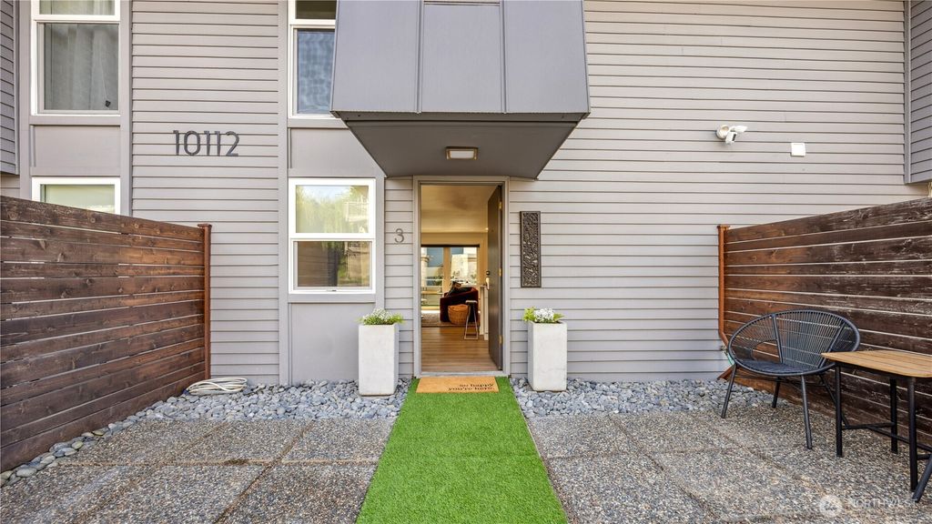Photo of 10112 NE 68th Street #3, Kirkland, WA 98033 (MLS # 2367498)