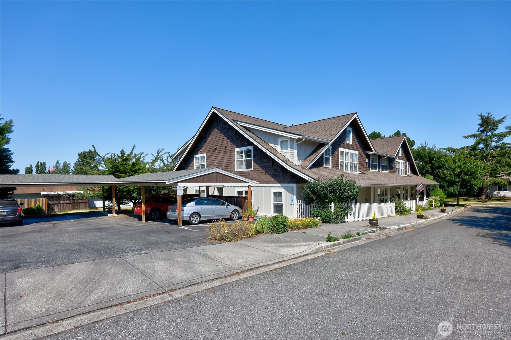 350 Castellano Way 104