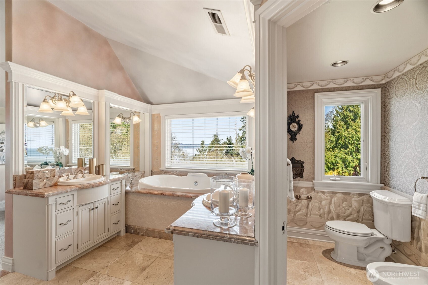 Edmonds, Washington, 98026, United States, 3 Bedrooms Bedrooms, ,4 BathroomsBathrooms,Residential,Active,2031409