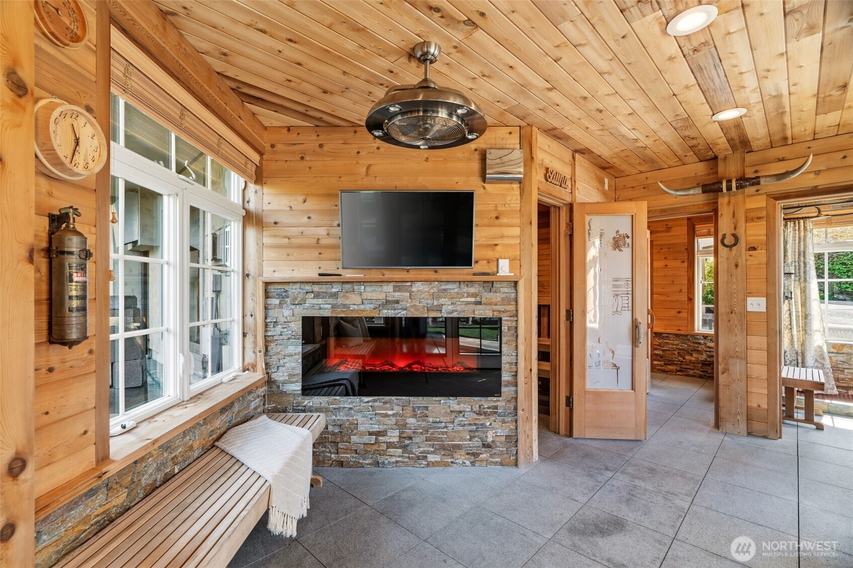 Edmonds, Washington, 98026, United States, 3 Bedrooms Bedrooms, ,4 BathroomsBathrooms,Residential,Active,2031409