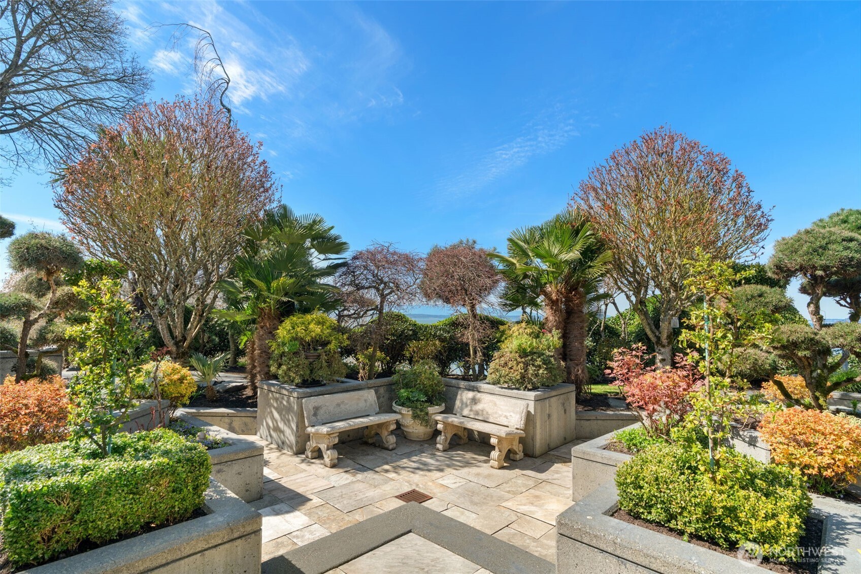 Edmonds, Washington, 98026, United States, 3 Bedrooms Bedrooms, ,4 BathroomsBathrooms,Residential,Active,2031409