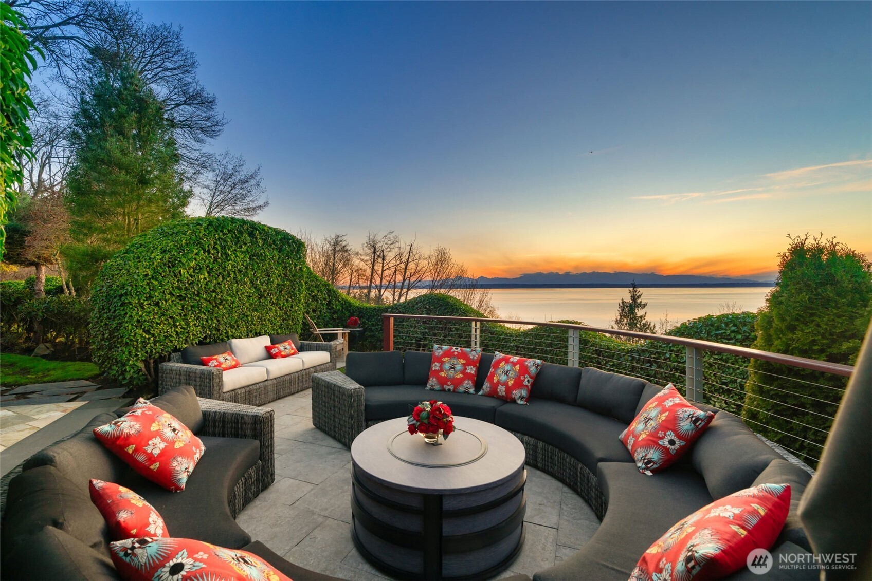 Edmonds, Washington, 98026, United States, 3 Bedrooms Bedrooms, ,4 BathroomsBathrooms,Residential,Active,2031409