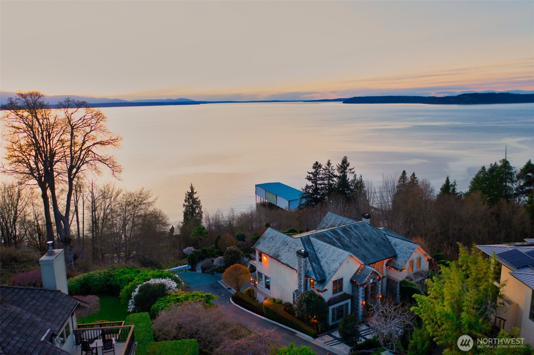 Edmonds, Washington, 98026, United States, 3 Bedrooms Bedrooms, ,4 BathroomsBathrooms,Residential,Active,2031409