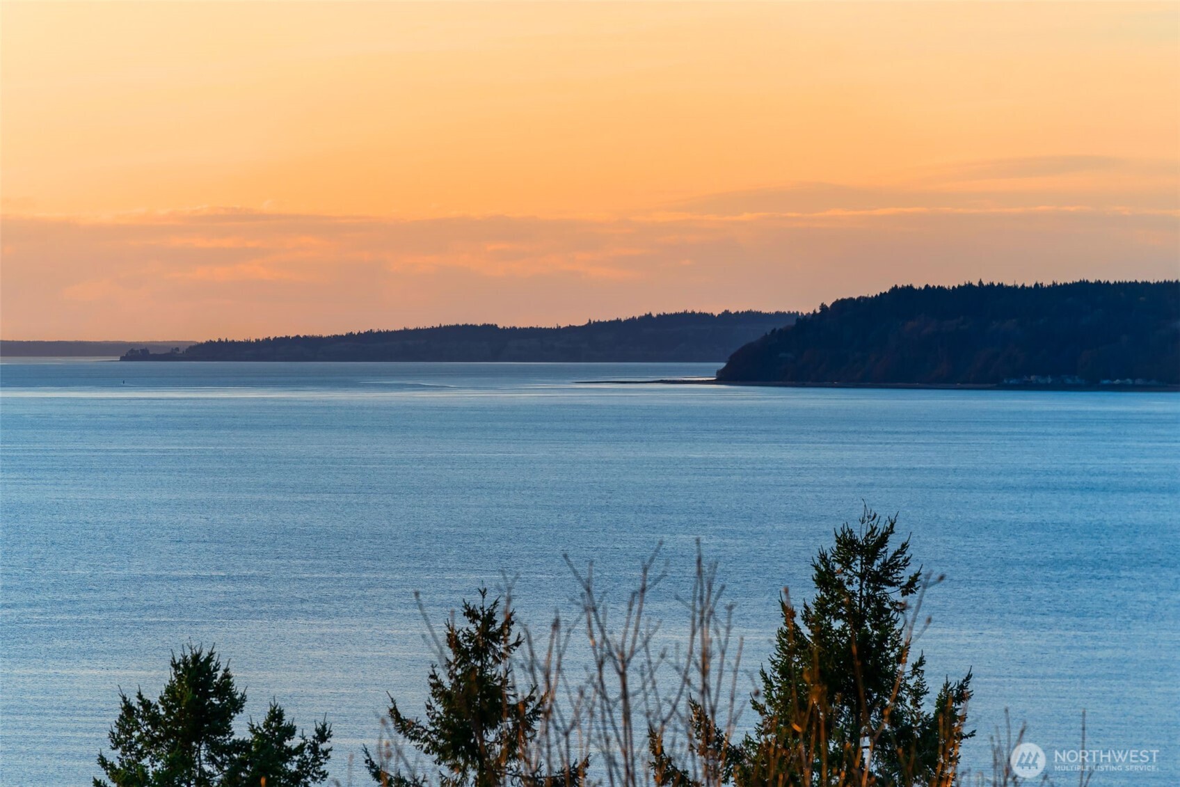 Edmonds, Washington, 98026, United States, 3 Bedrooms Bedrooms, ,4 BathroomsBathrooms,Residential,Active,2031409