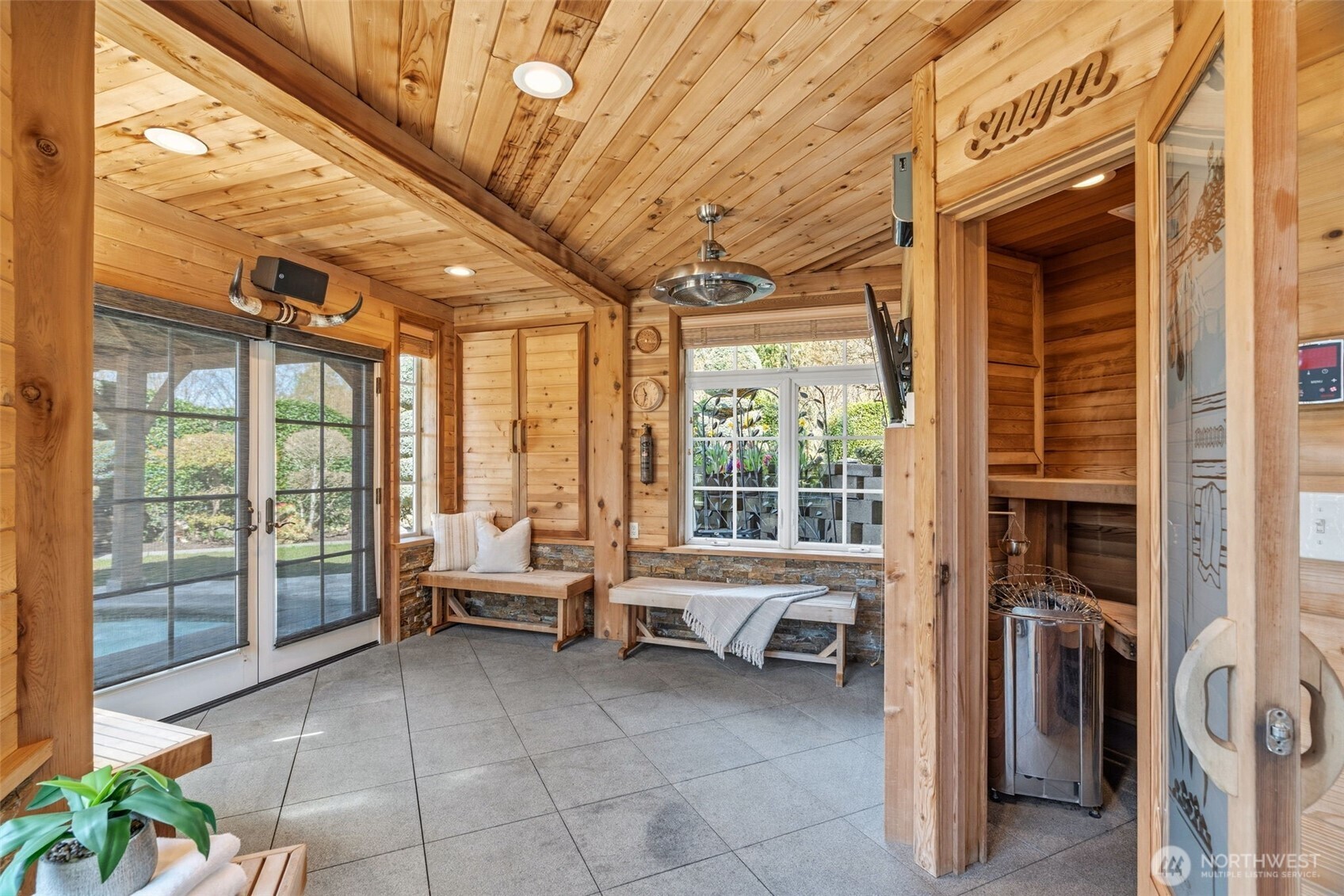 Edmonds, Washington, 98026, United States, 3 Bedrooms Bedrooms, ,4 BathroomsBathrooms,Residential,Active,2031409