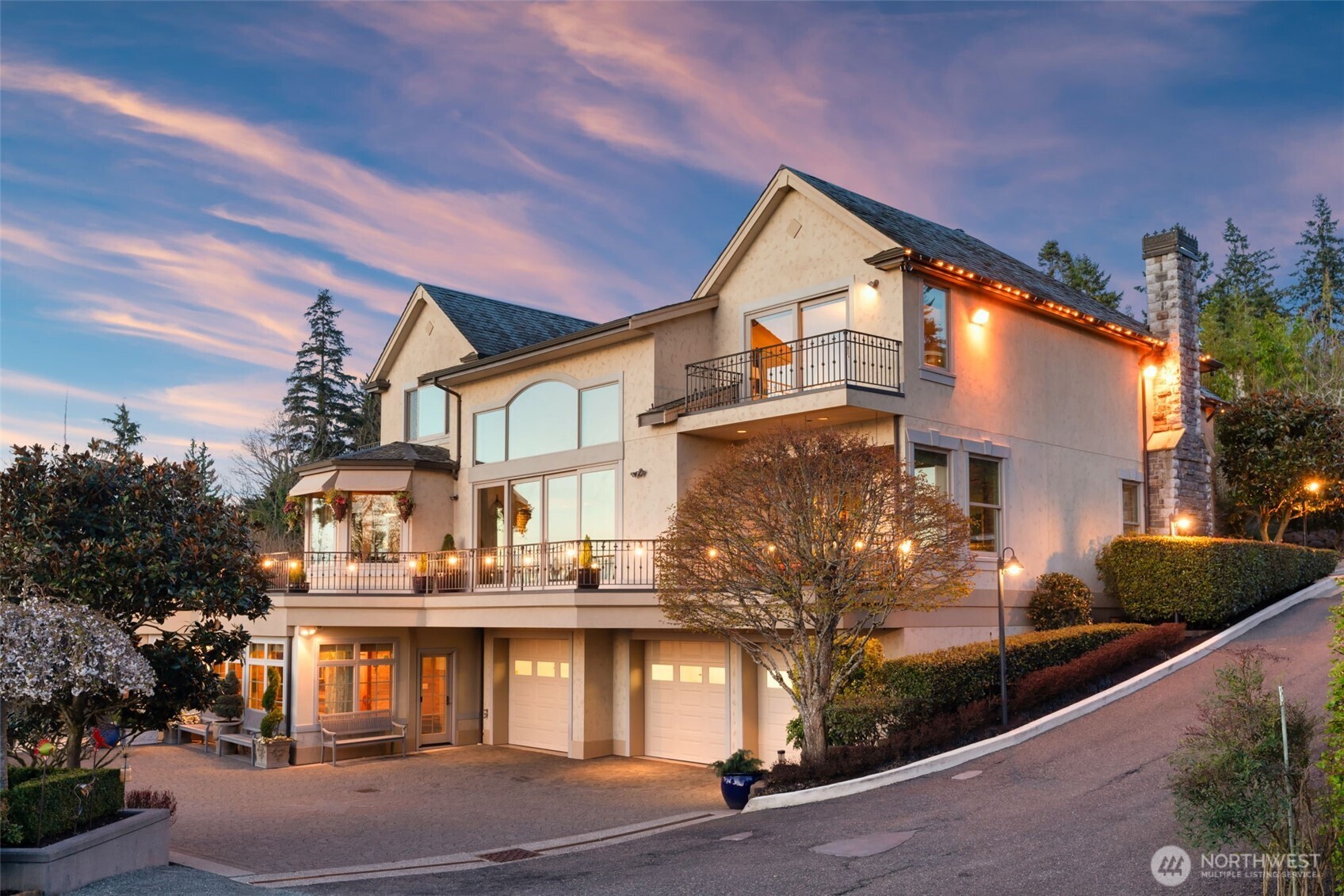 Edmonds, Washington, 98026, United States, 3 Bedrooms Bedrooms, ,4 BathroomsBathrooms,Residential,Active,2031409