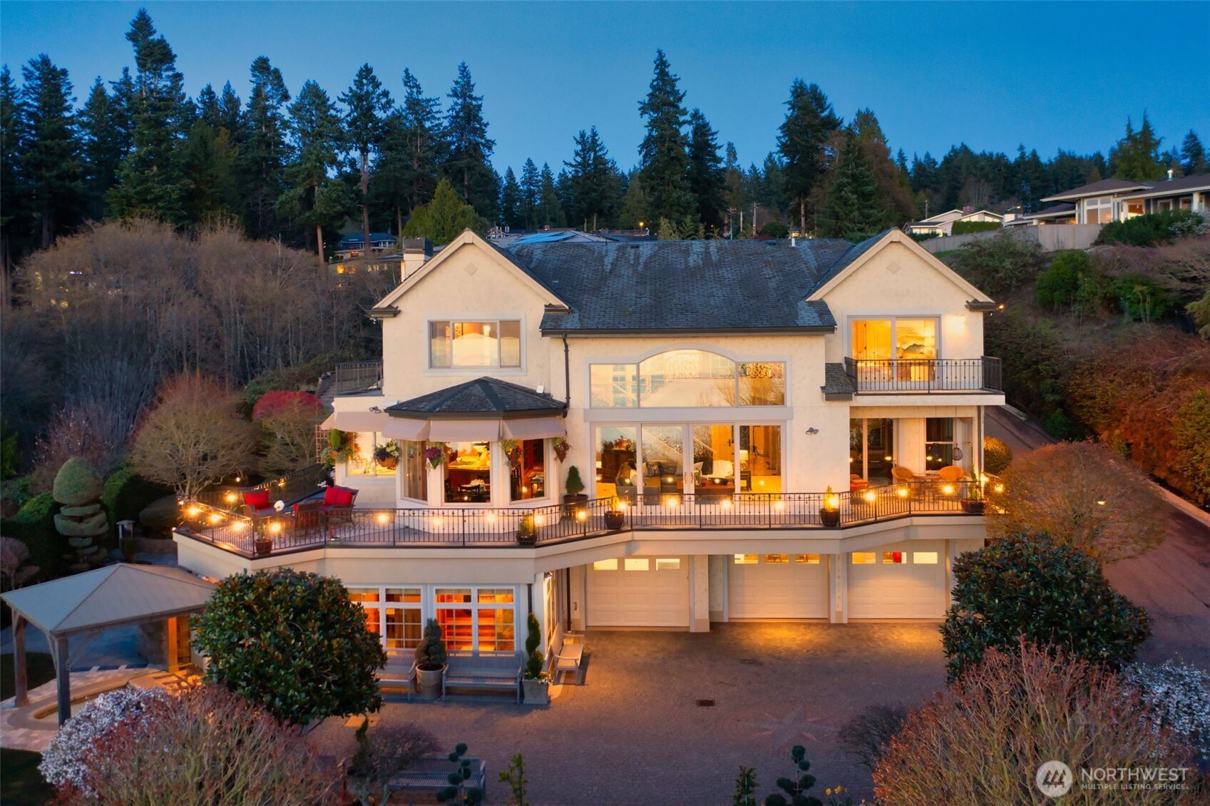 Edmonds, Washington, 98026, United States, 3 Bedrooms Bedrooms, ,4 BathroomsBathrooms,Residential,Active,2031409