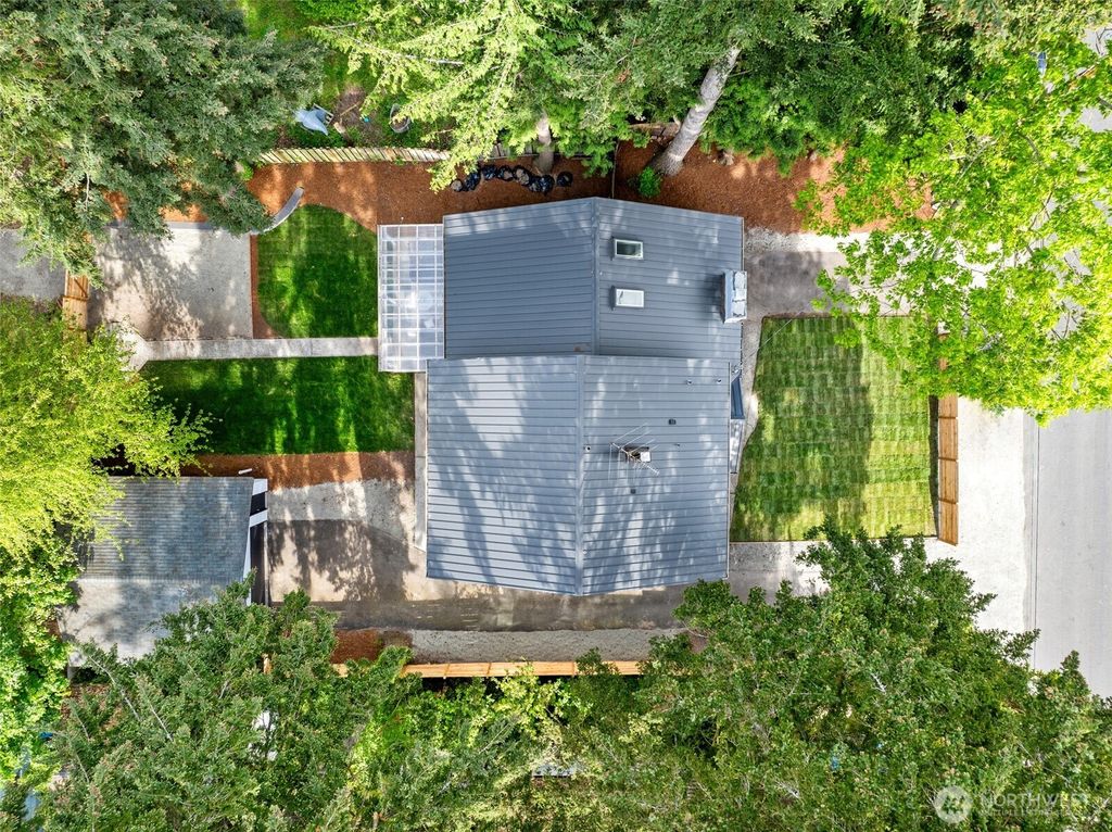 Photo of 2728 NE 130th Street, Seattle, WA 98125 (MLS # 2374175)