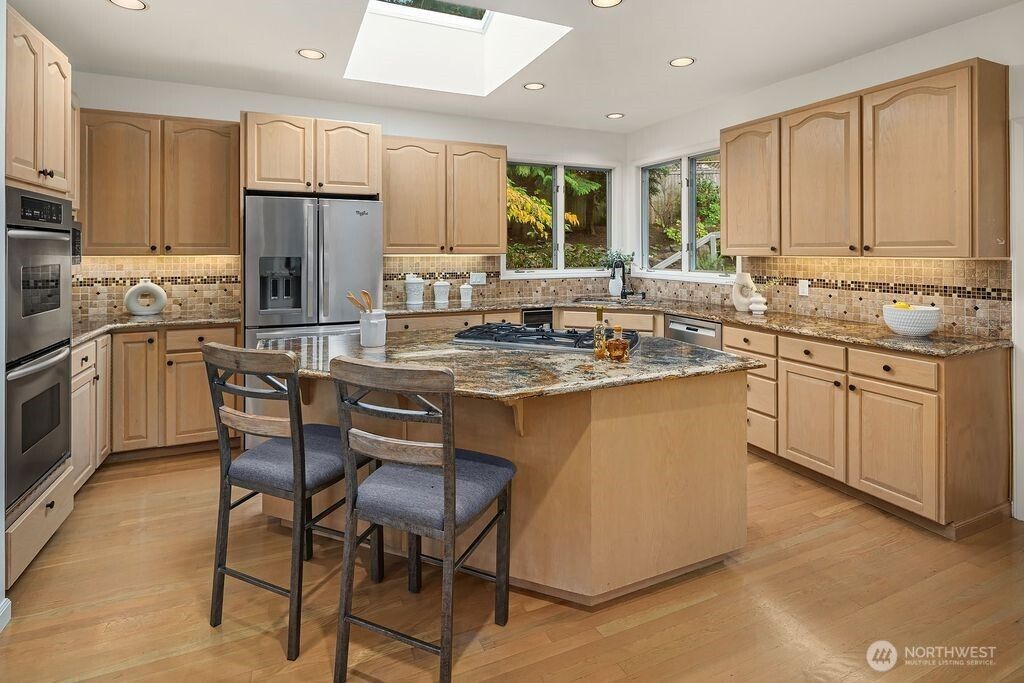Photo of 5208 Isola Place NW, Issaquah, WA 98027 (MLS # 2424010)