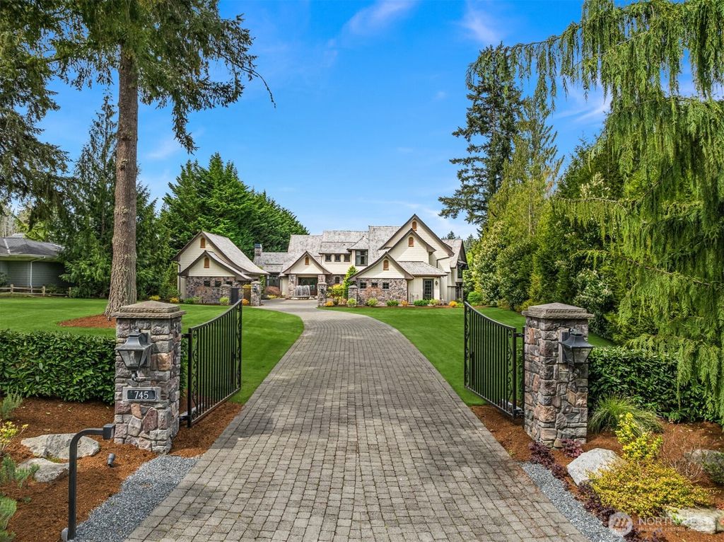 Photo of 745 250th Lane NE, Sammamish, WA 98074 (MLS # 2511890)