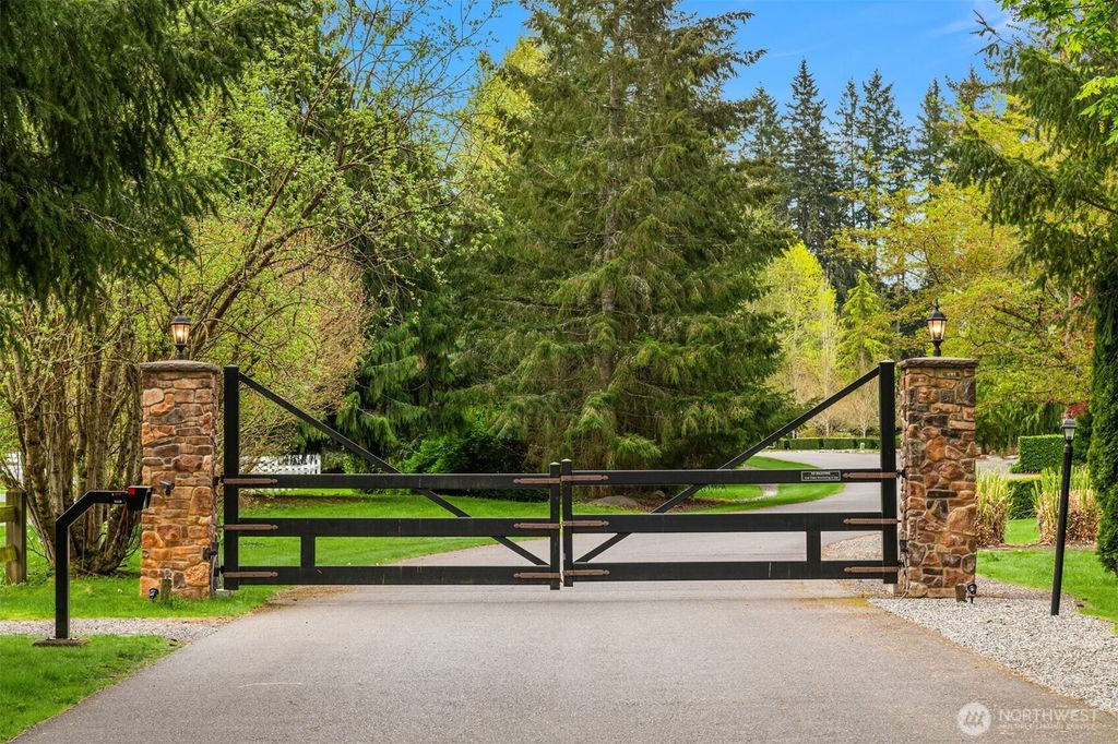 Photo of 745 250th Lane NE, Sammamish, WA 98074 (MLS # 2511890)