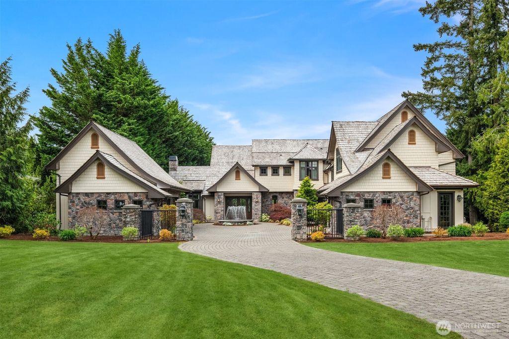 Photo of 745 250th Lane NE, Sammamish, WA 98074 (MLS # 2511890)