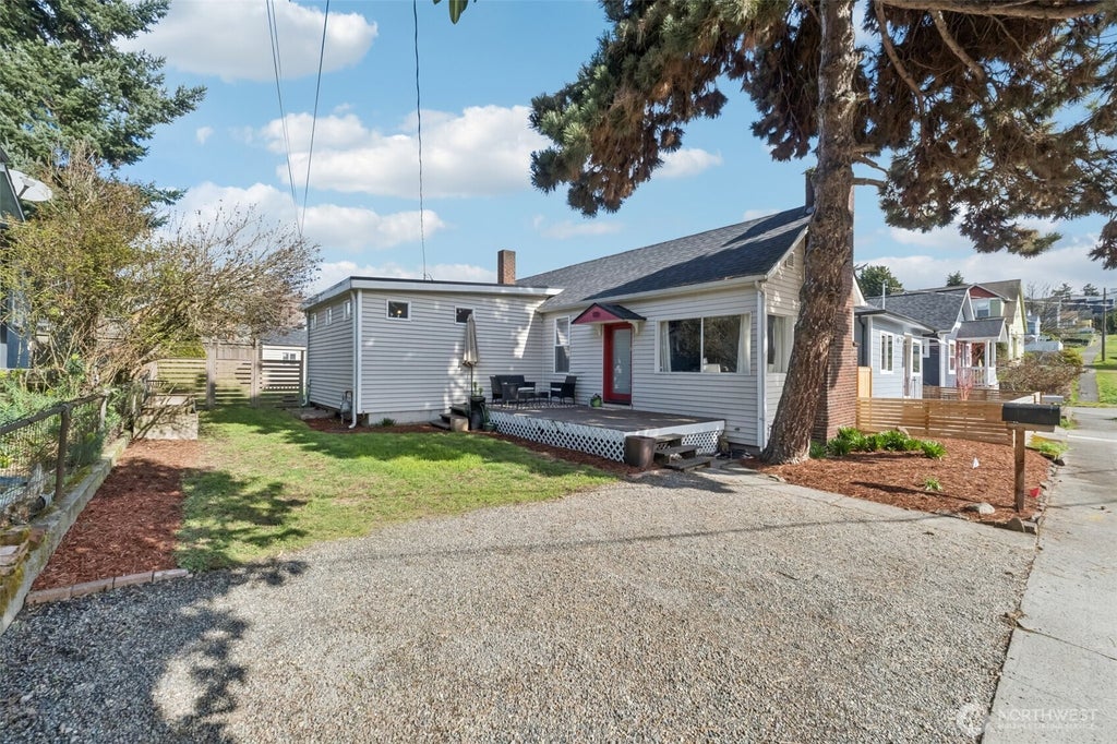 Photo of 1110 S Bennett Street, Seattle, WA 98108 (MLS # 2573306)