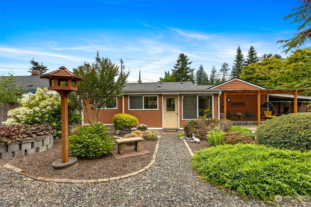 Photo of 212 W Mukilteo Boulevard, Everett, WA 98203 (MLS # 2139069)