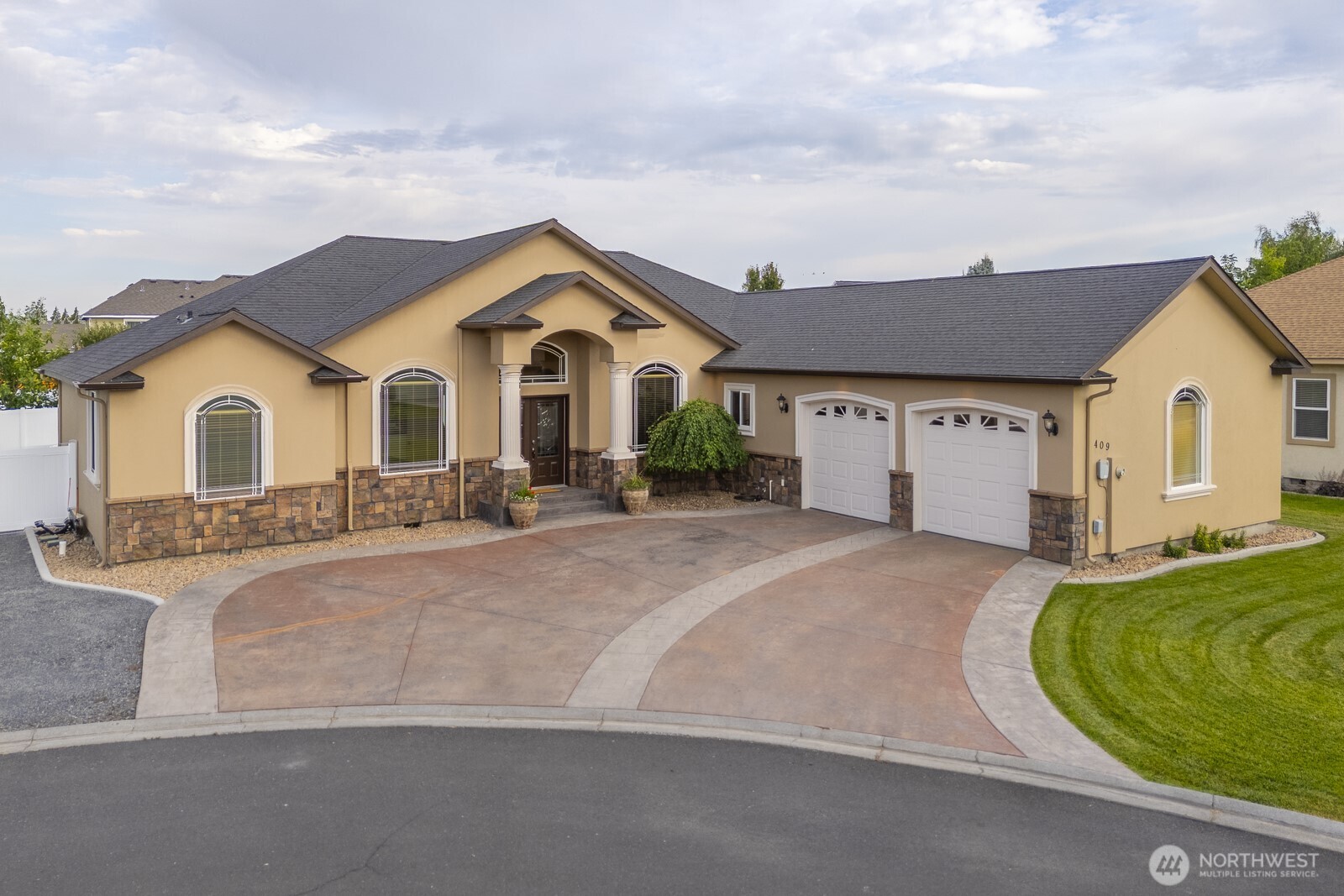 409 Dream Street SE