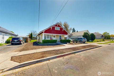 Photo of 138 SE 5th Avenue, Milton-Freewater, OR 97862 (MLS # 2362562)