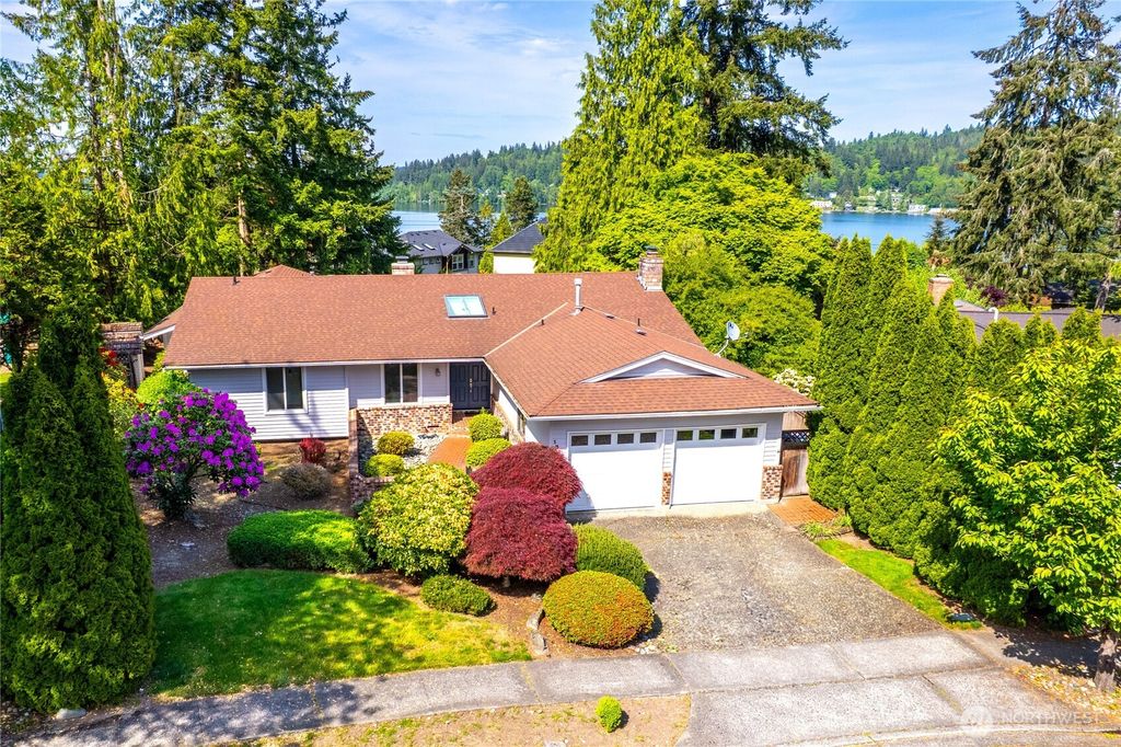 Photo of 18108 NE 31st St, Redmond, WA 98052 (MLS # 2381759)