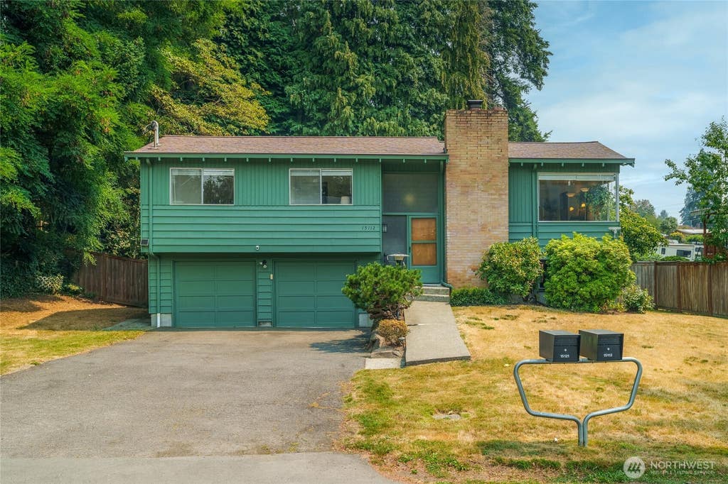 Photo of 15112 3rd Avenue NE, Shoreline, WA 98155 (MLS # 2565188)