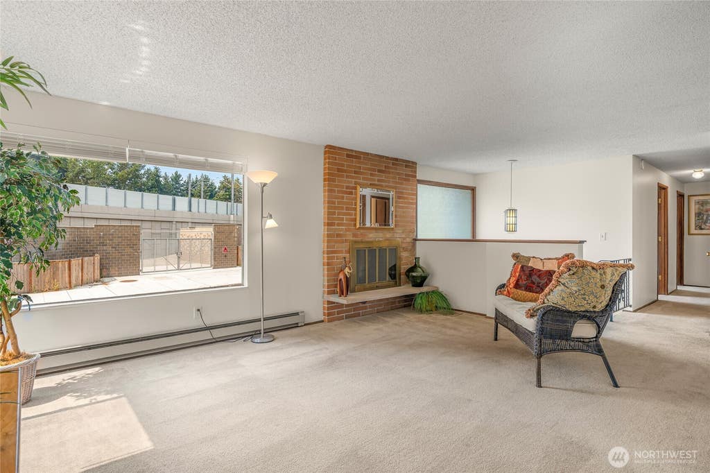 Photo of 15112 3rd Avenue NE, Shoreline, WA 98155 (MLS # 2565188)