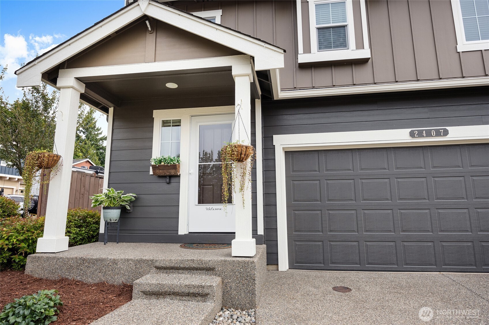 2407 Crestmont Lane SW