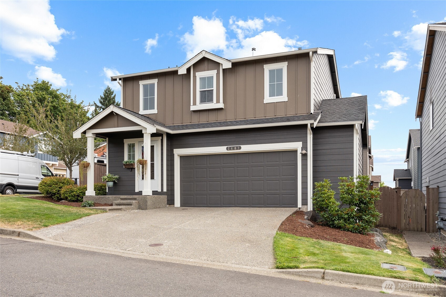 2407 Crestmont Lane SW