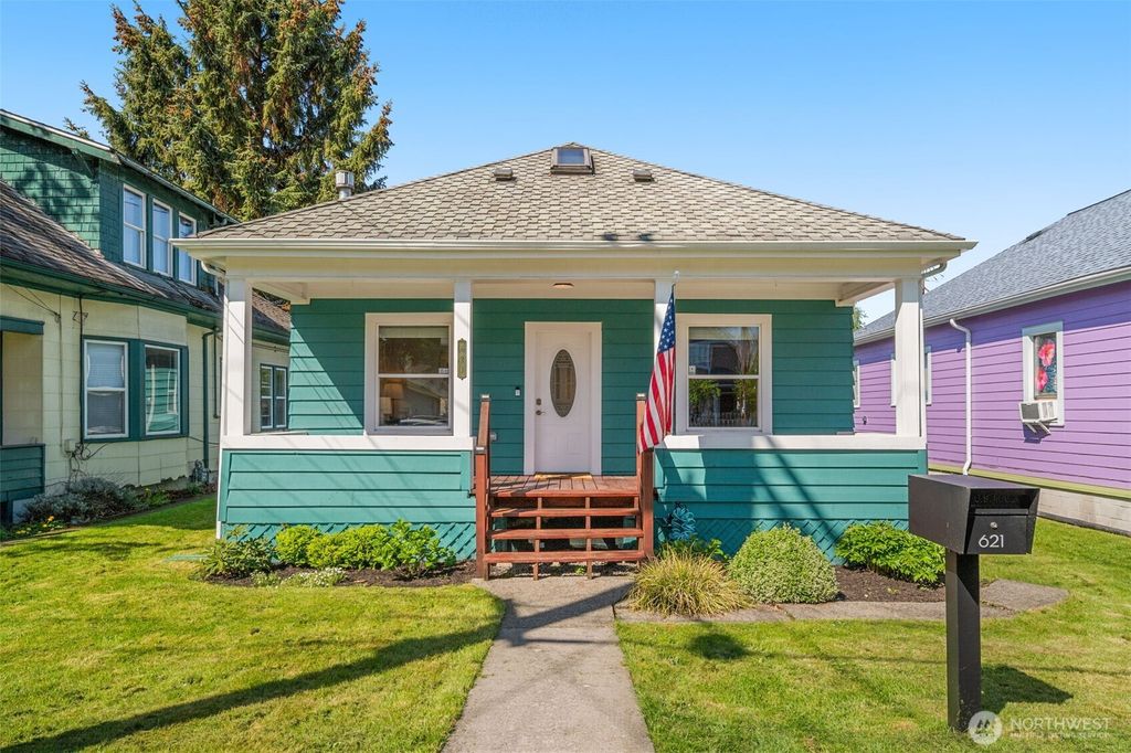 Photo of 621 Smithers Avenue S, Renton, WA 98057 (MLS # 2428298)