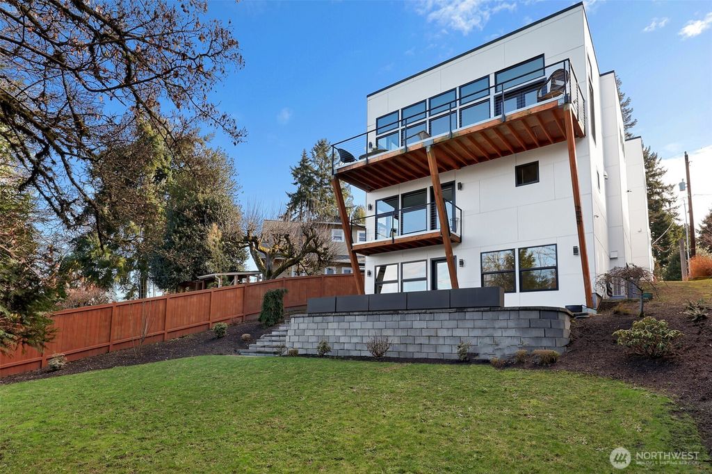 Photo of 4224 NE 124th Street, Seattle, WA 98125 (MLS # 2496809)