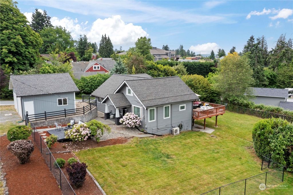 Photo of 703 19th Avenue, Milton, WA 98354 (MLS # 2075516)