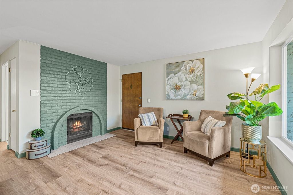 Photo of 1020 S 230th Street #B108, Des Moines, WA 98198 (MLS # 2459509)