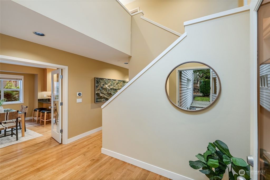Photo of 11112 NE 106th Place, Kirkland, WA 98033 (MLS # 2011259)