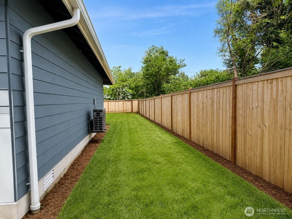Photo of 11014 6th Avenue W #C, Everett, WA 98204 (MLS # 2499137)