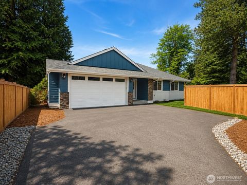 Photo of 11014 6th Avenue W #C, Everett, WA 98204 (MLS # 2499137)