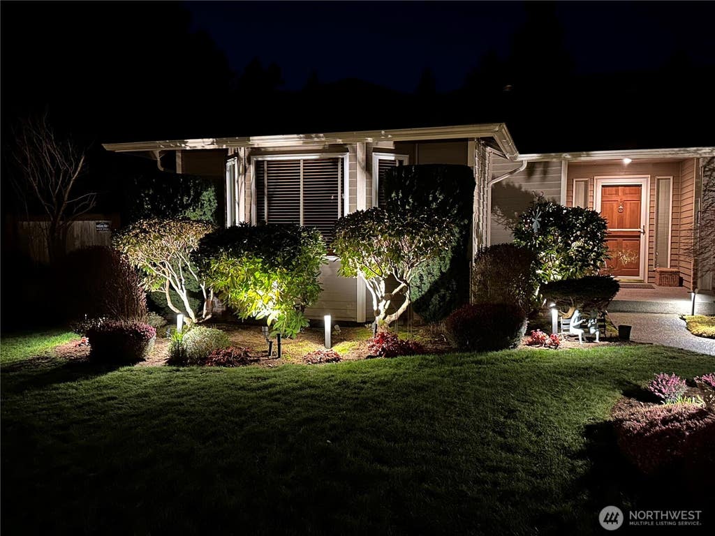 Photo of 9806 NE 197th Street, Bothell, WA 98011 (MLS # 2549555)