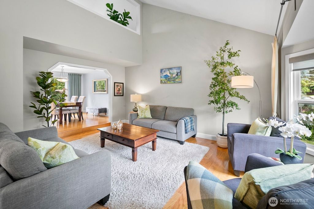 Photo of 21227 SE 29th Street, Sammamish, WA 98075 (MLS # 2398669)