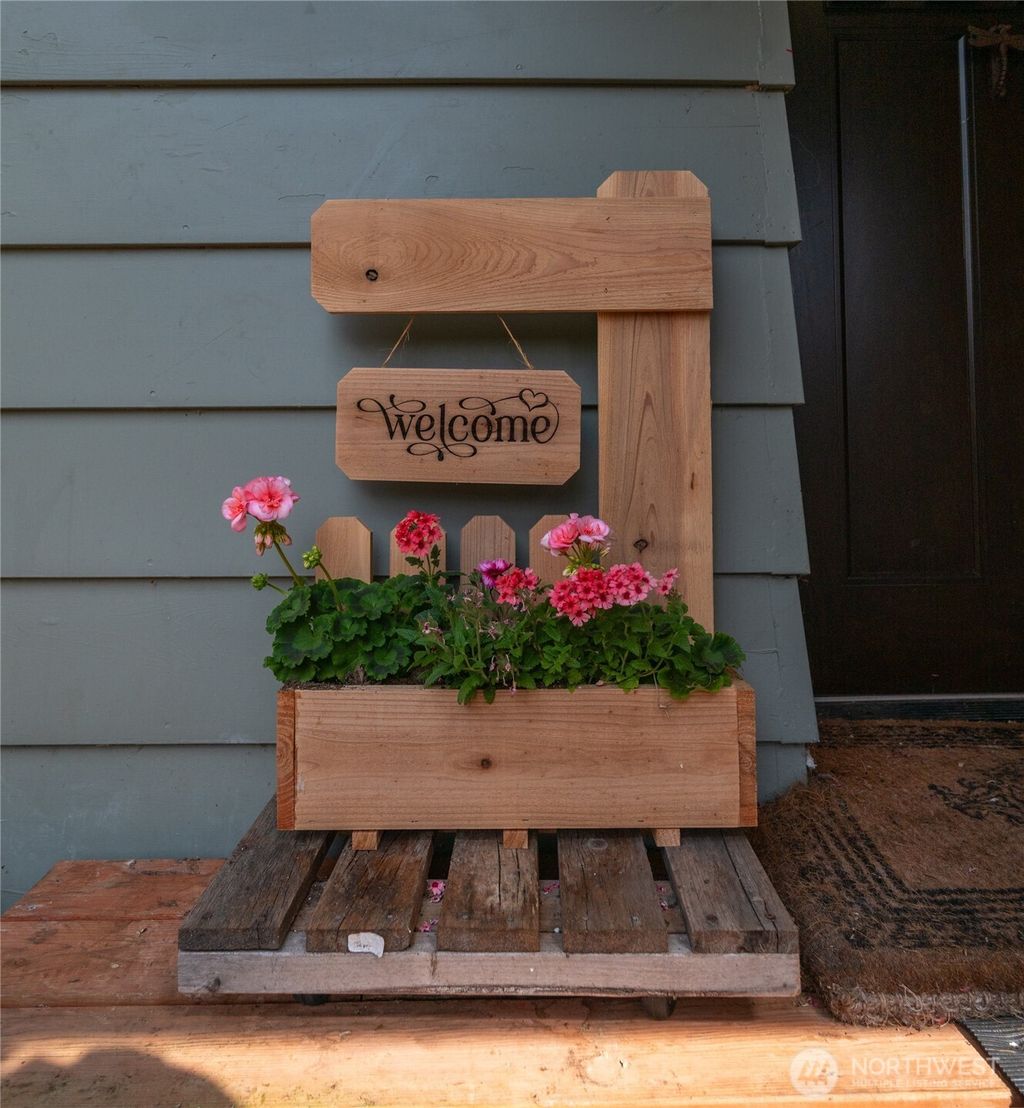 Photo of 2114 S Cedar Hills Drive, Mount Vernon, WA 98274 (MLS # 2521422)