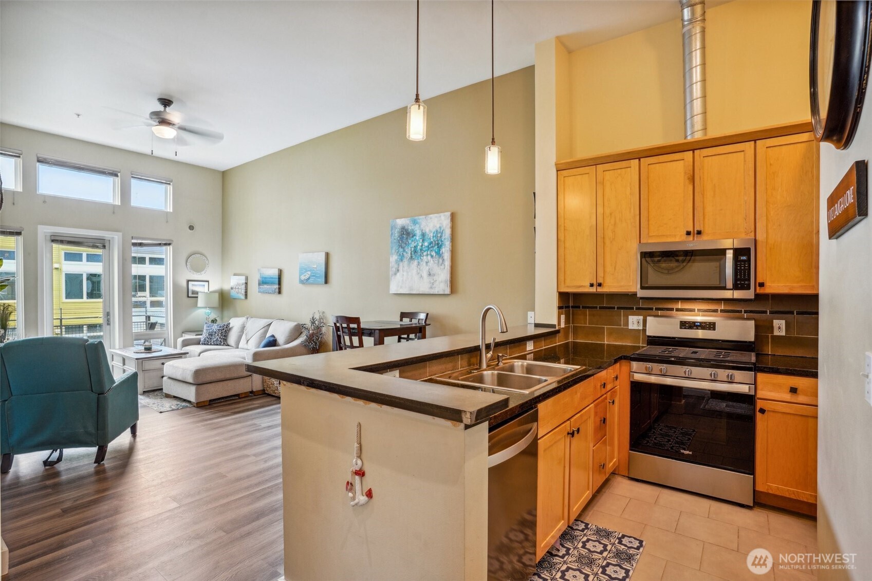 1705 Dock Street 520