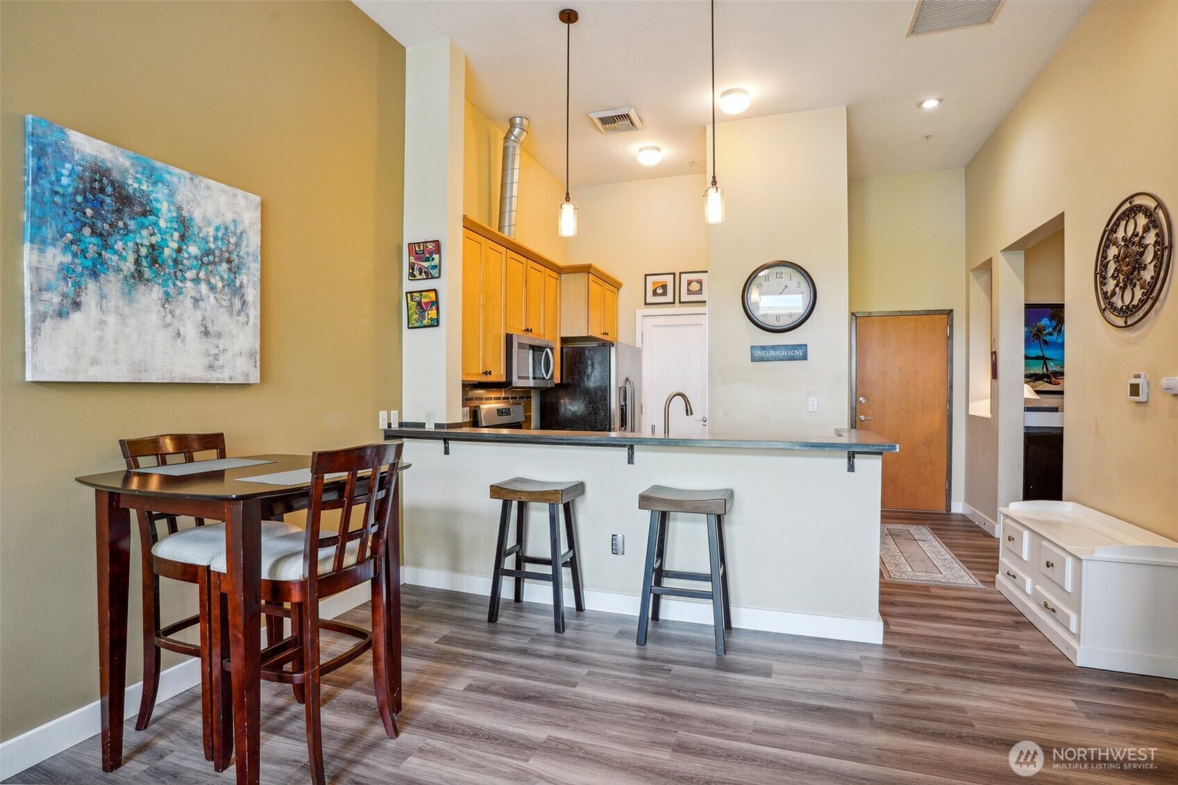 1705 Dock Street 520