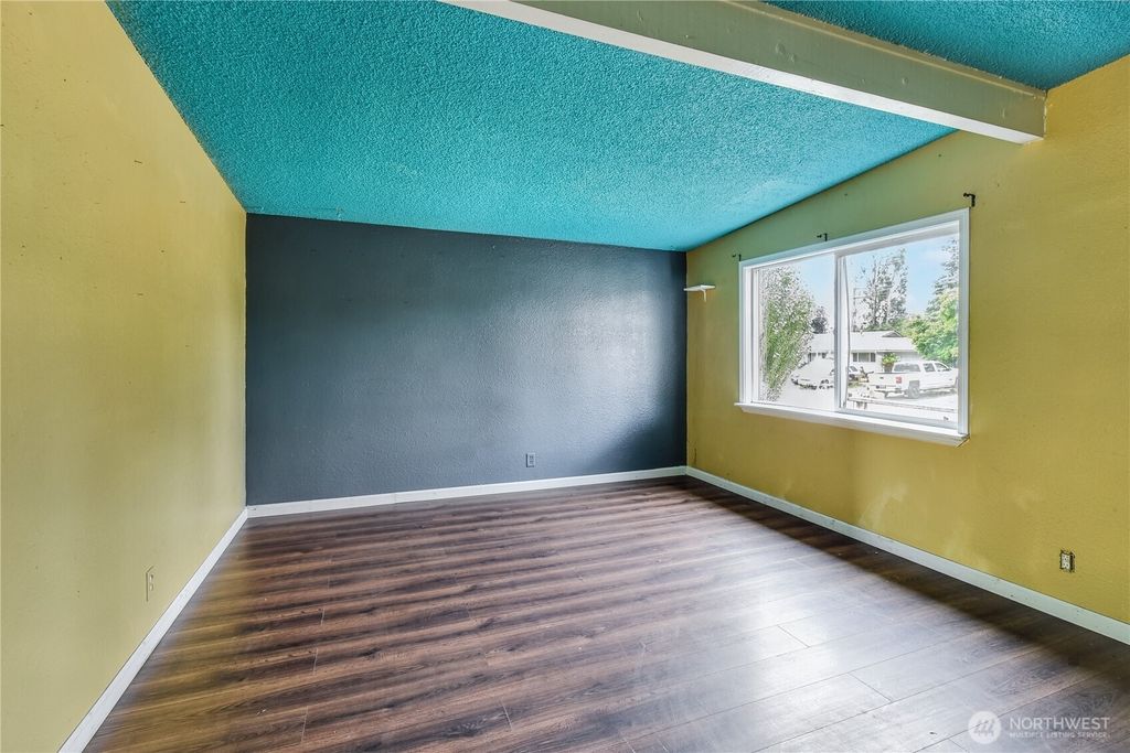 Photo of 11846 SE 170th Place, Renton, WA 98058 (MLS # 2406126)