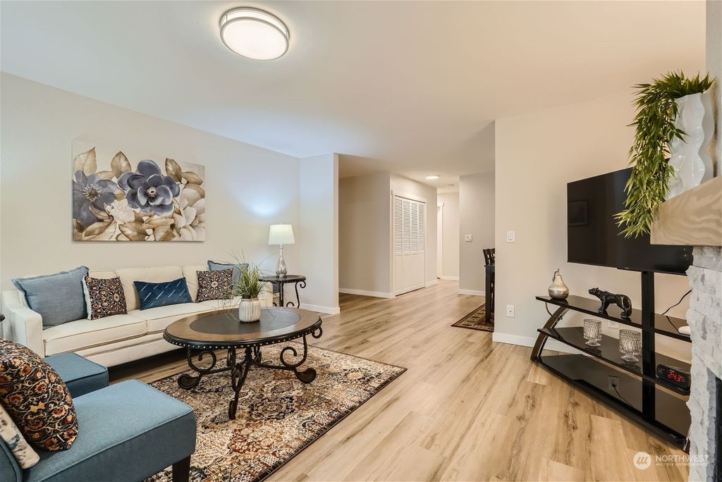 Photo of 14755 NE 50th Place #K1, Bellevue, WA 98007 (MLS # 2221480)