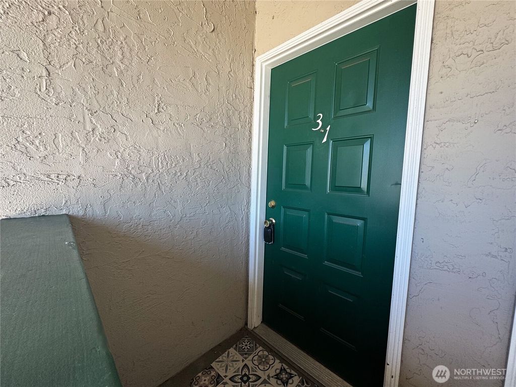 Photo of 1102 8th Street NE #31, Auburn, WA 98002 (MLS # 2399017)