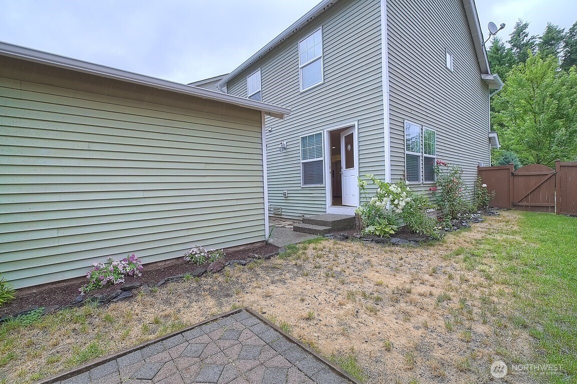 7617 Orchard Avenue SE