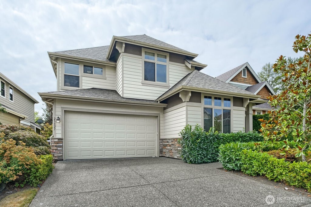 Photo of 23527 NE 13th Place, Sammamish, WA 98074 (MLS # 2570553)