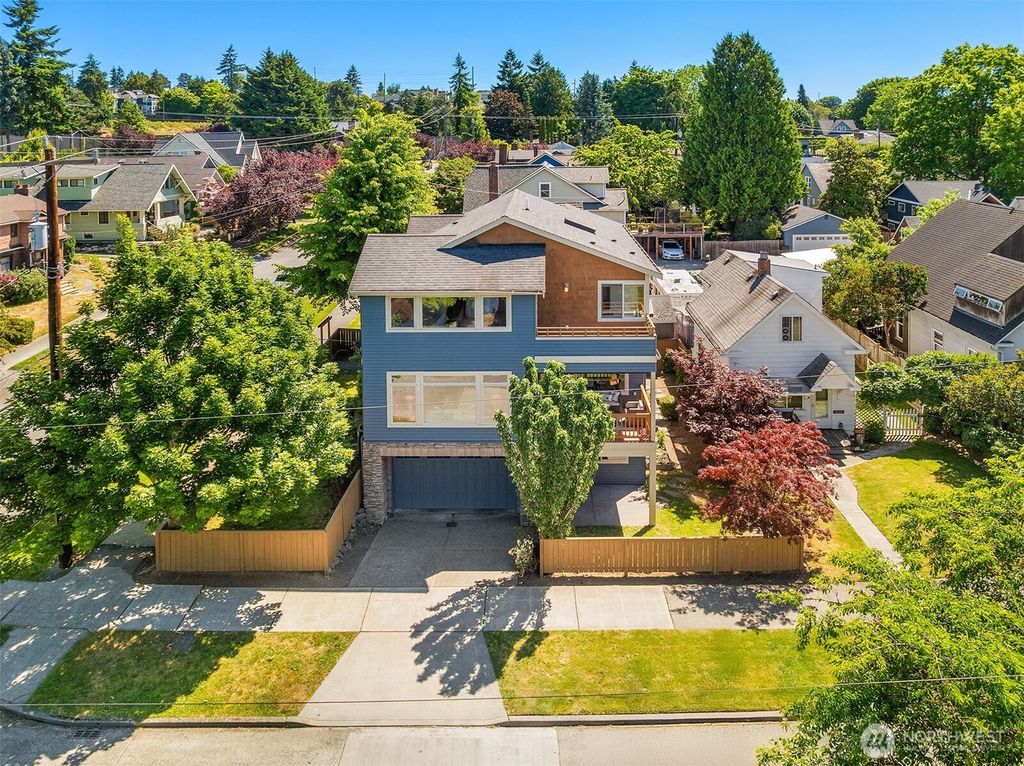 Photo of 203 NE 77th Street, Seattle, WA 98115 (MLS # 2389865)