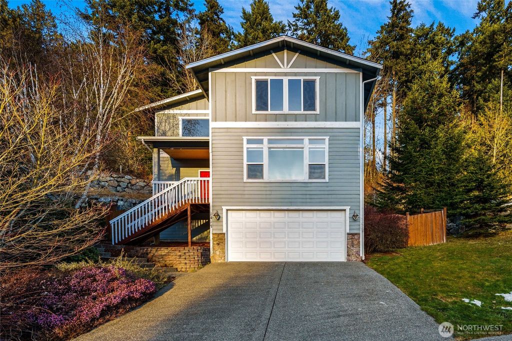 Photo of 1417 195th Place SW, Lynnwood, WA 98036 (MLS # 2333216)