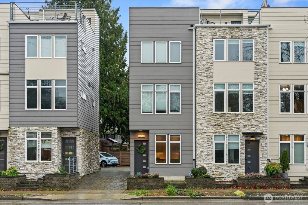 Photo of 4758 Greenlake Way N, Seattle, WA 98103 (MLS # 2469418)