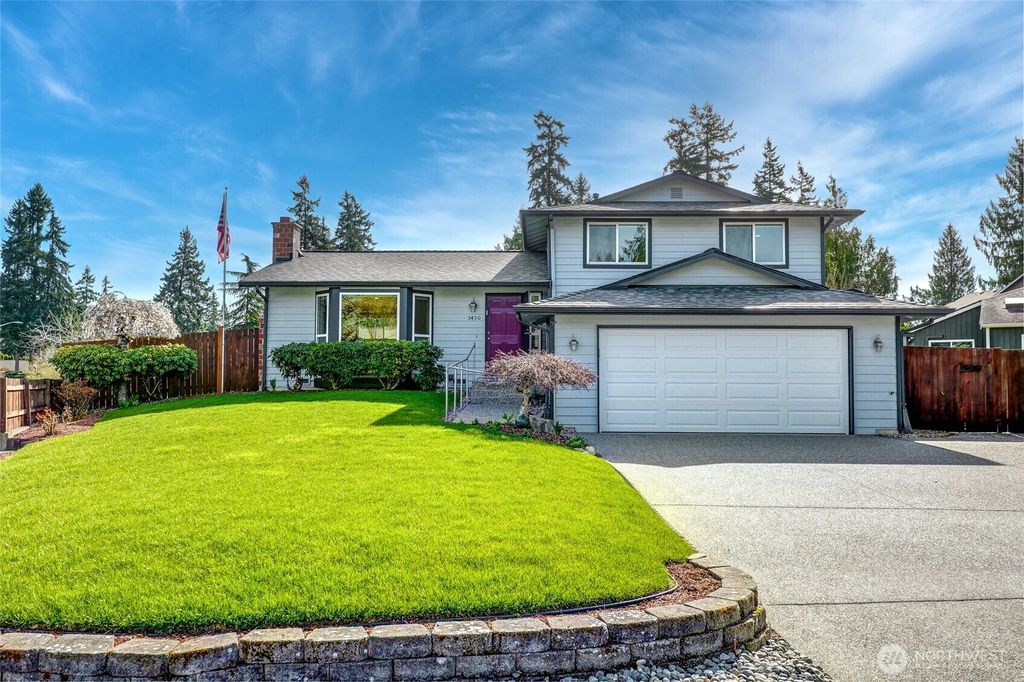 Photo of 5430 170th Place SW, Lynnwood, WA 98037 (MLS # 2499843)