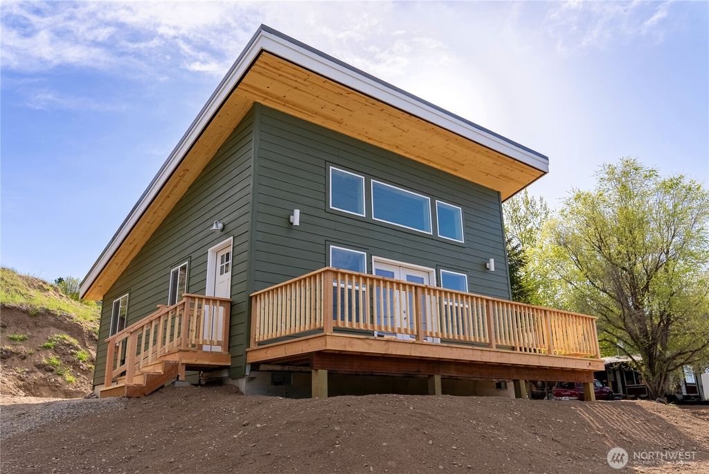 Photo of 428 Castle Avenue, Winthrop, WA 98862 (MLS # 2498279)