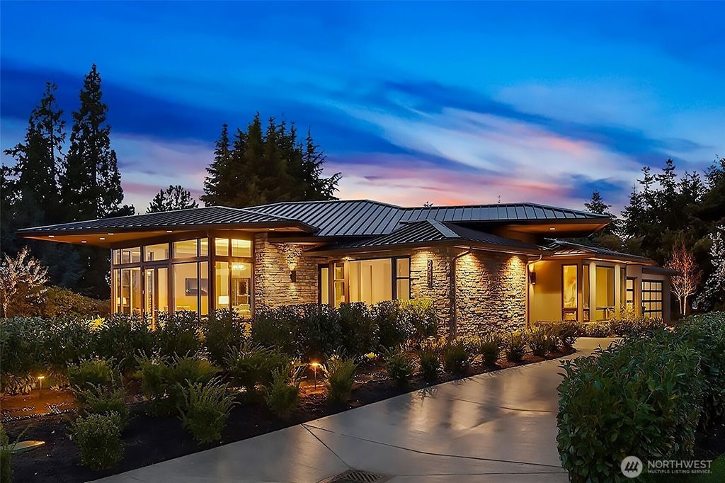 Photo of 9026 NE 19th Street, Clyde Hill, WA 98004 (MLS # 2463550)