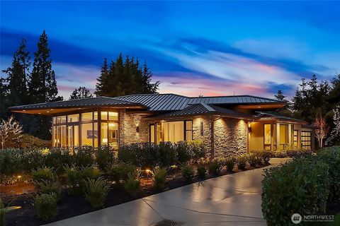 Photo of 9026 NE 19th Street, Clyde Hill, WA 98004 (MLS # 2463550)