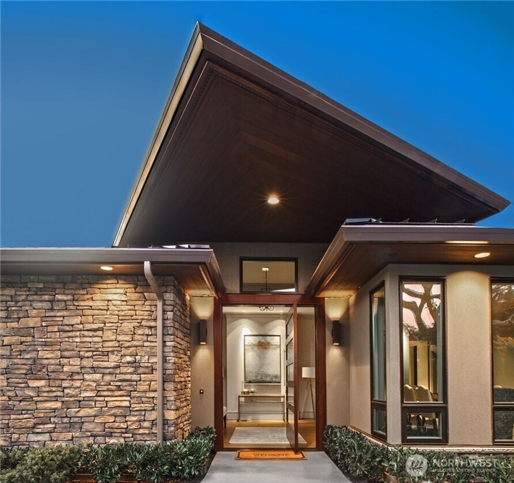 Photo of 9026 NE 19th Street, Clyde Hill, WA 98004 (MLS # 2463550)